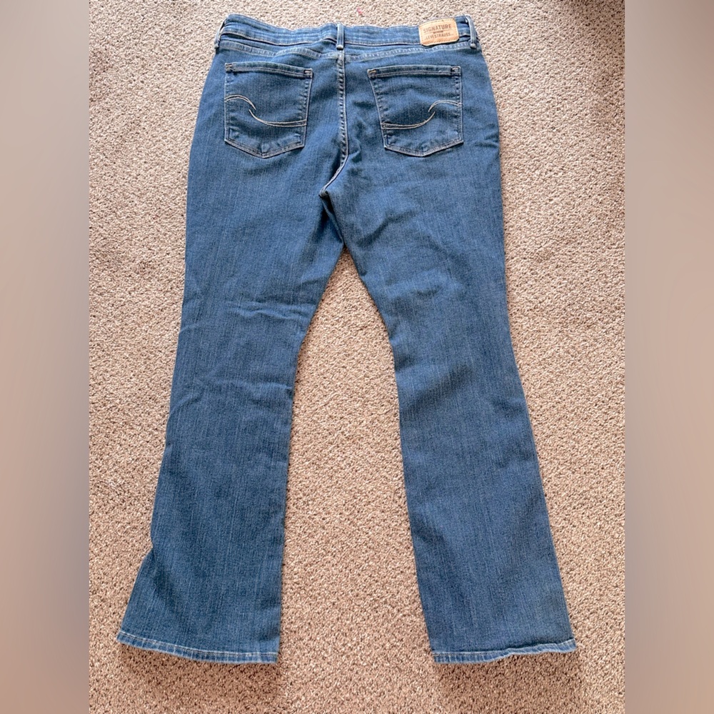 Levi mid raise boot cut